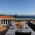 בית נופש Amanecer En O Mar, Casa En Baiona Con Piscina As Marinas