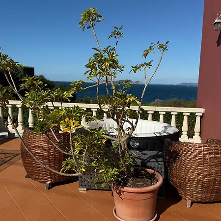 Amanecer En O Mar, Casa En Baiona Con Piscina Hébergement de vacances As Marinas